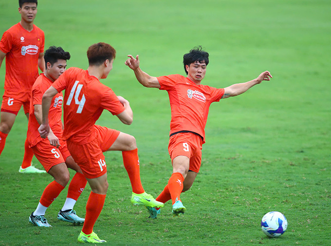 Công Phượng hứa cống hiến hết mình nếu được trao cơ hội tại ĐT Việt Nam - Ảnh: Đức Cường